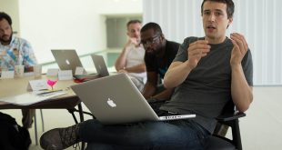 لابتوب صورة ارشيفية