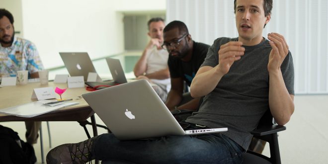 لابتوب صورة ارشيفية